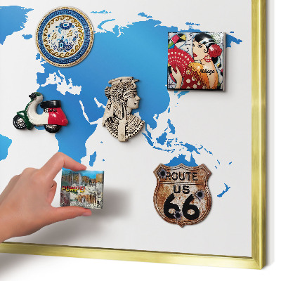 Metalen magneetbord met lijst in het goud Wereldkaart