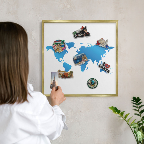 Metalen magneetbord met lijst in het goud Wereldkaart