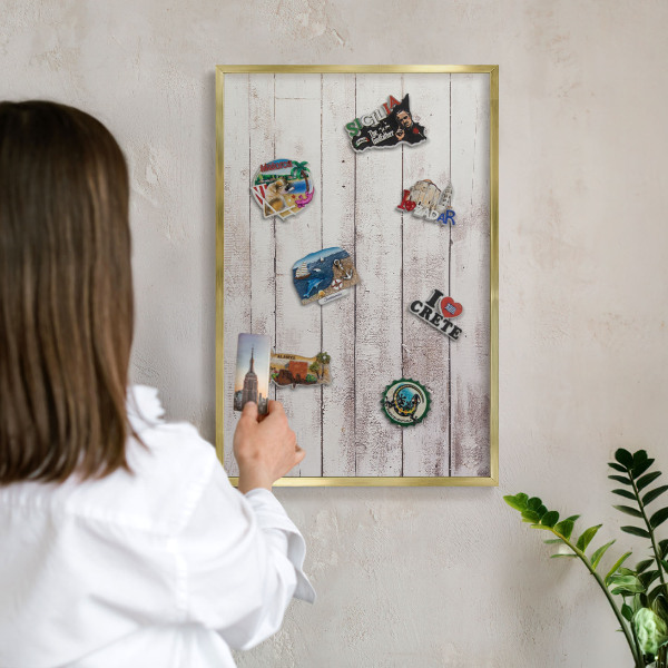 Metalen magneetbord met lijst in het goud Licht hout