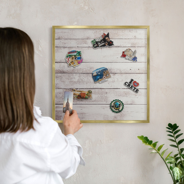 Metalen magneetbord met lijst in het goud Licht hout