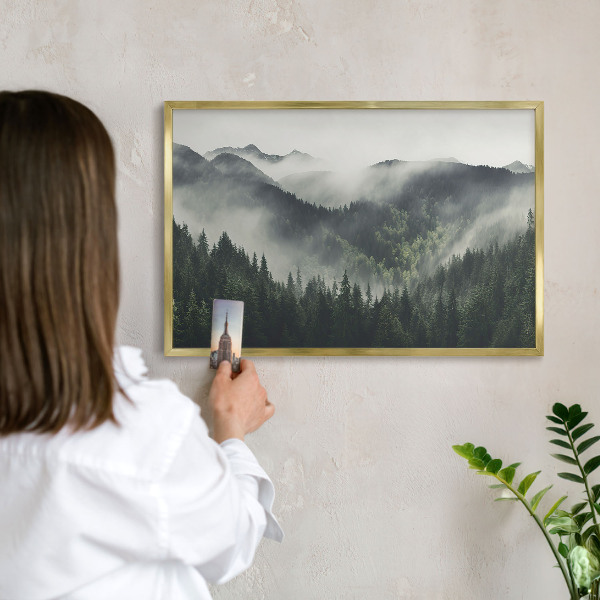 Metalen magneetbord met lijst in het goud Groene bergen