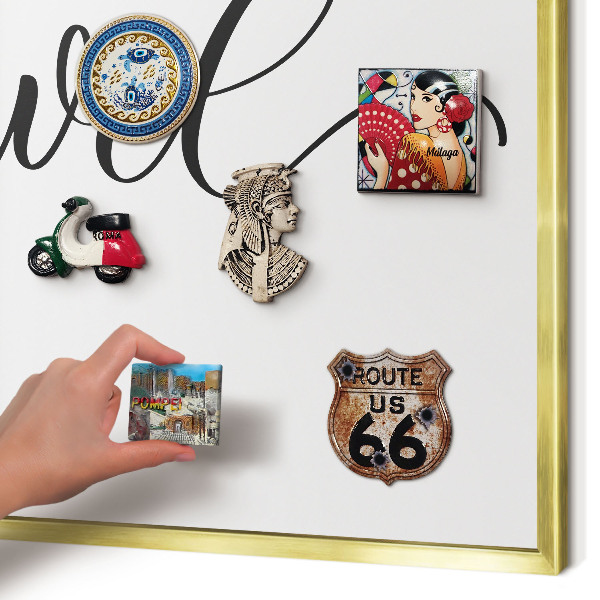 Metalen magneetbord met lijst in het goud Laten we samen op reis gaan