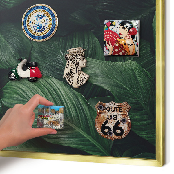 Metalen magneetbord met lijst in het goud Het groen van de natuur