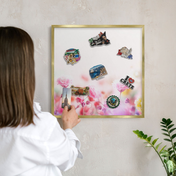 Metalen magneetbord met lijst in het goud Pastelkleurige bloemen