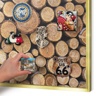 Metalen magneetbord met lijst in het goud Houten cirkels