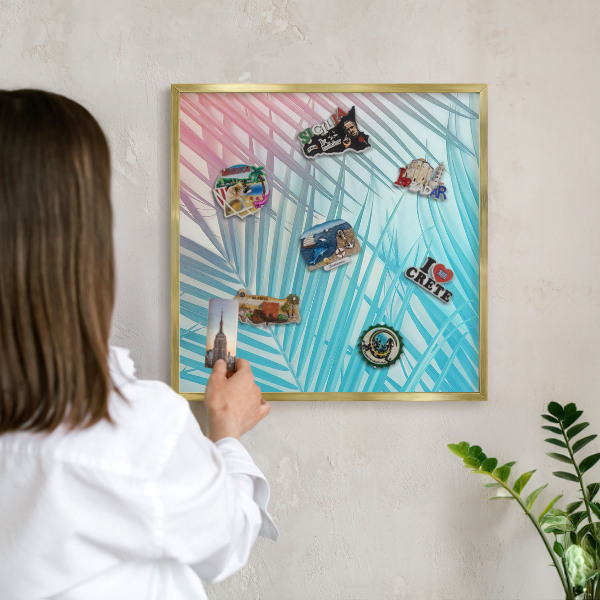 Metalen magneetbord met lijst in het goud Tropische elegantie