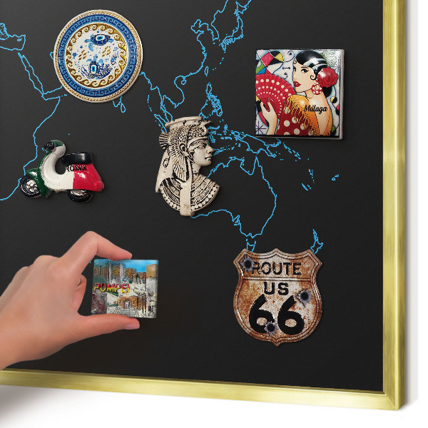 Metalen magneetbord met lijst in het goud Wereldkaart