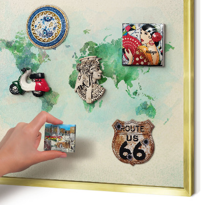 Metalen magneetbord met lijst in het goud Wereldkaart