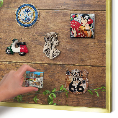Metalen magneetbord met lijst in het goud Hout natuur