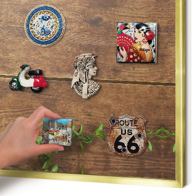 Metalen magneetbord met lijst in het goud Hout natuur