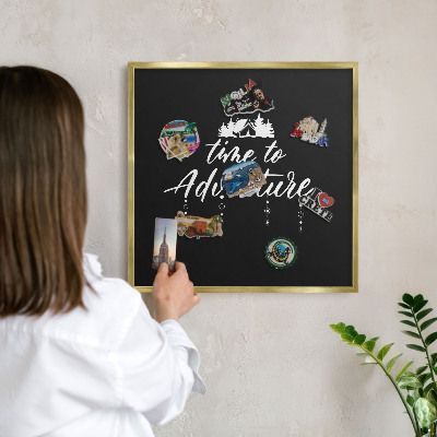 Metalen magneetbord met lijst in het goud Avontuur wacht.