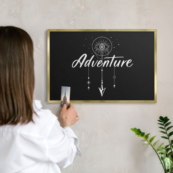 Metalen magneetbord met lijst in het goud Avontuur wacht.