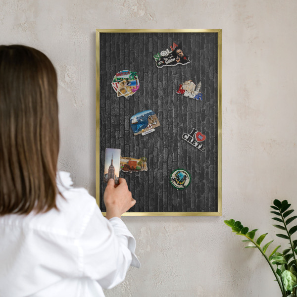 Magnetisch bord voor reismagneten met gouden lijst Bakstenen muur