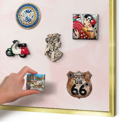 Metalen magneetbord met lijst in het goud Delicaat roze
