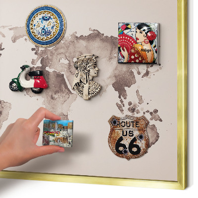 Metalen magneetbord met lijst in het goud Wereldkaart