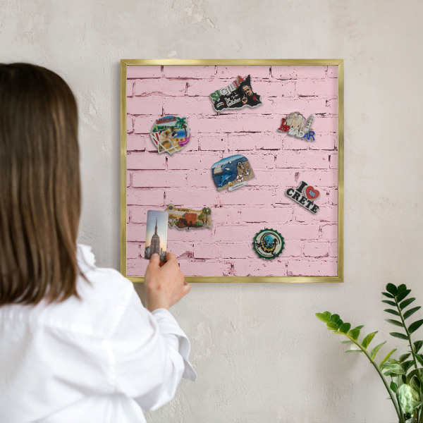 Metalen magneetbord met lijst in het goud Roze baksteen