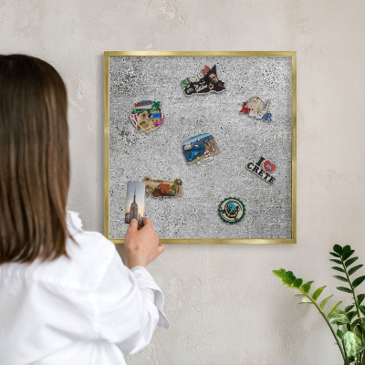 Metalen magneetbord met lijst in het goud Betonpatroon