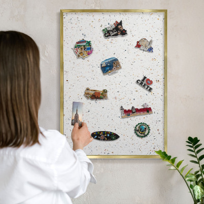 Metalen magneetbord met lijst in het goud Terrazzo-patroon
