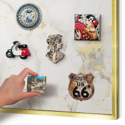 Metalen magneetbord met lijst in het goud Verfijnde elegantie