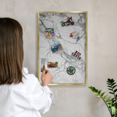 Magnetisch bord voor reismagneten met gouden lijst Marmeren elegantie