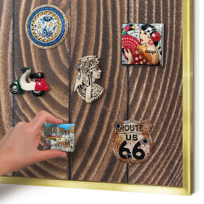 Metalen magneetbord met lijst in het goud Houtstructuur