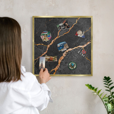 Metalen magneetbord met lijst in het goud Marmeren linten