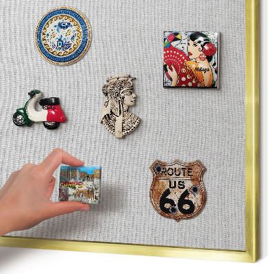 Metalen magneetbord met lijst in het goud Subtiele elegantie