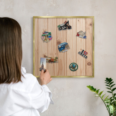 Metalen magneetbord met lijst in het goud Houten patroon