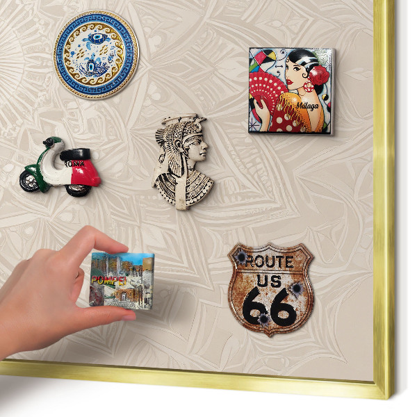 Metalen magneetbord met lijst in het goud Decoratieve mandala