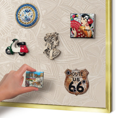 Metalen magneetbord met lijst in het goud Decoratieve mandala