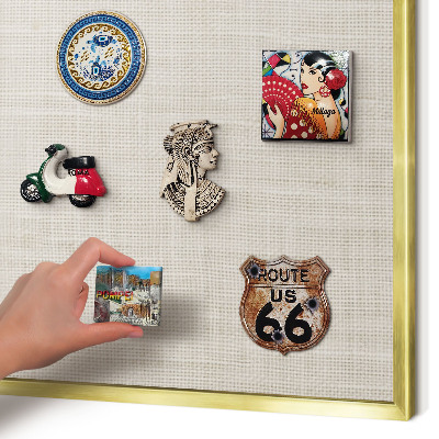 Metalen magneetbord met lijst in het goud Subtiele elegantie