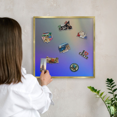 Metalen magneetbord met lijst in het goud Subtiele kleurovergang