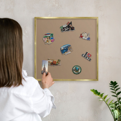 Magnetisch bord voor reismagneten met gouden lijst Warm lichtbruin