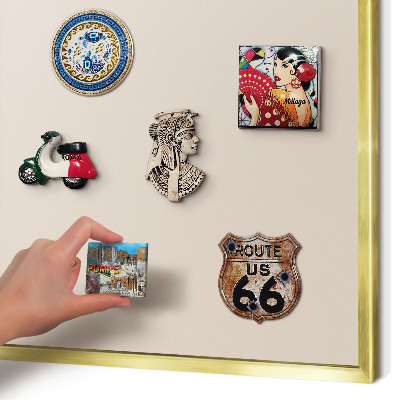 Metalen magneetbord met lijst in het goud Warm beige