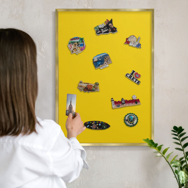 Metalen magneetbord met lijst in het goud Intens geel