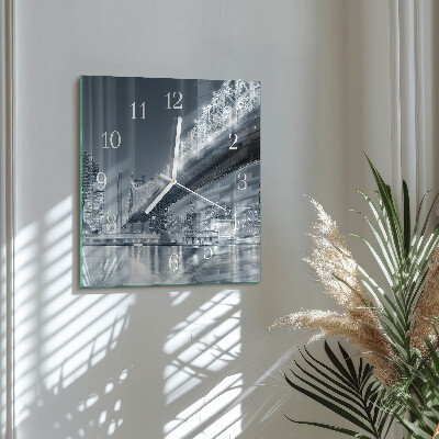 Vierkante glazen klok Brug