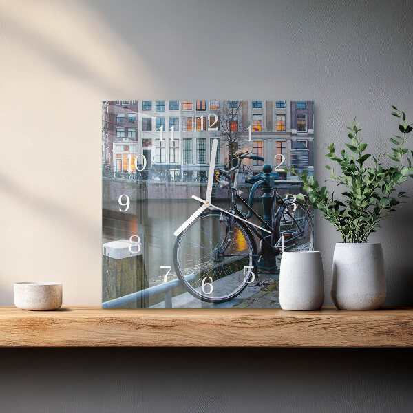 Vierkante glazen klok Fiets