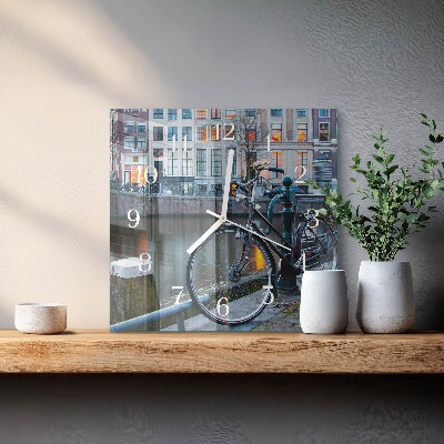 Vierkante glazen klok Fiets