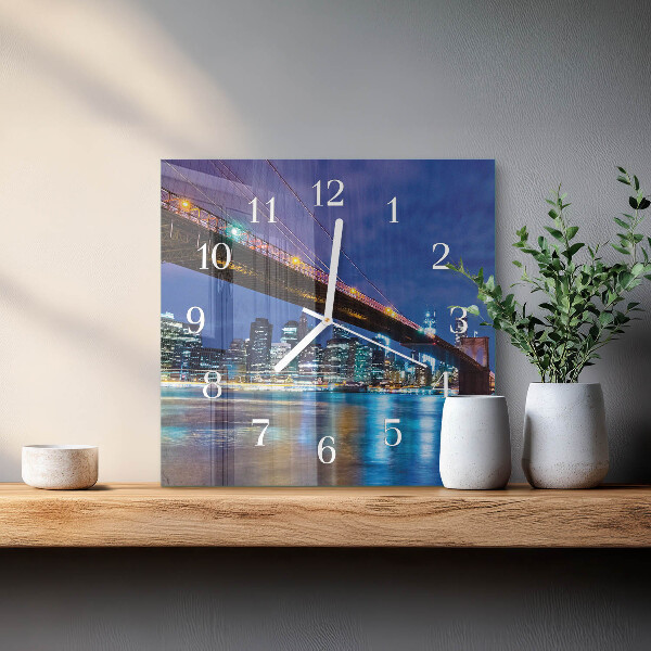 Vierkante glazen klok Brug