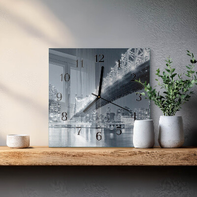 Vierkante glazen wandklok Brug