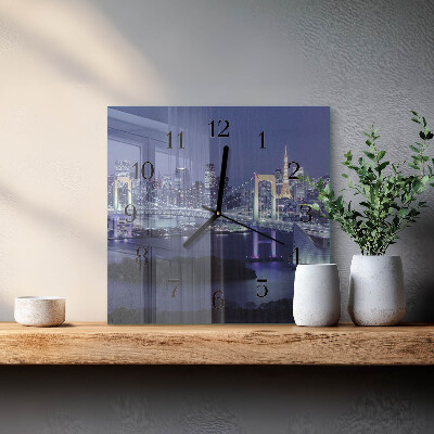 Vierkante glazen wandklok Brug