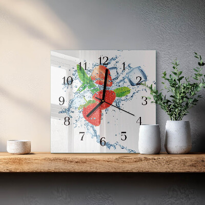 Vierkante glazen wandklok Aardbeien