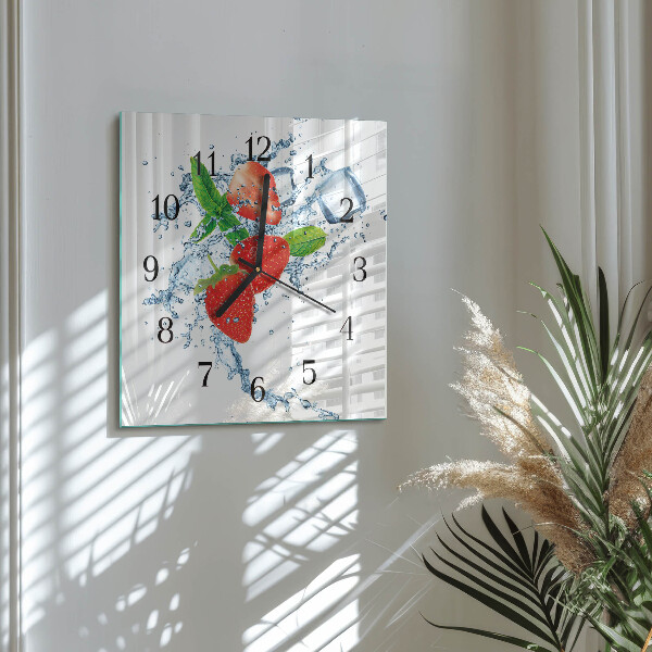 Vierkante glazen wandklok Aardbeien