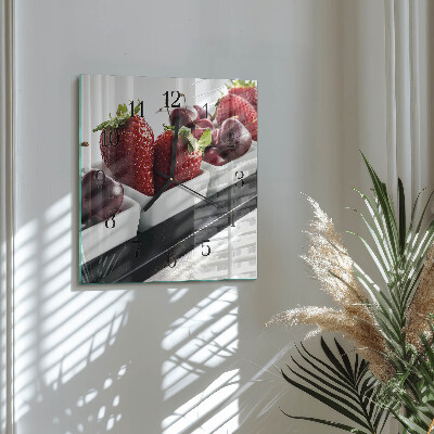 Vierkante glazen wandklok Aardbeien