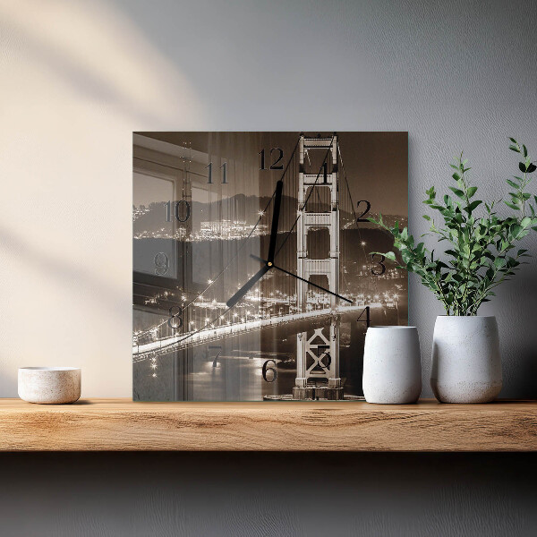 Vierkante glazen wandklok Brug
