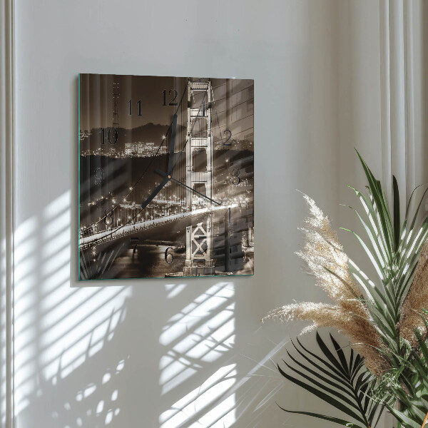 Vierkante glazen wandklok Brug