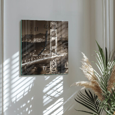 Vierkante glazen wandklok Brug