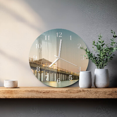 Ronde glazen klok Houten loopbrug