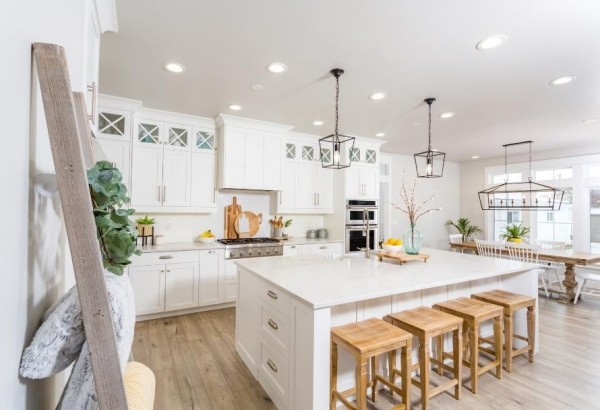 Witte keuken - ideeën die laten zien dat neutrale kleuren nooit uit de mode raken